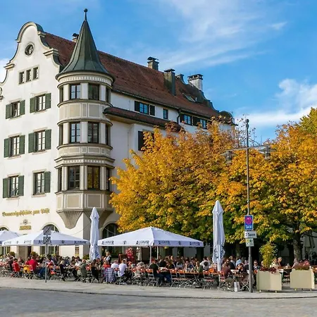 Apartment - Lebendig Und Voller Geschichte